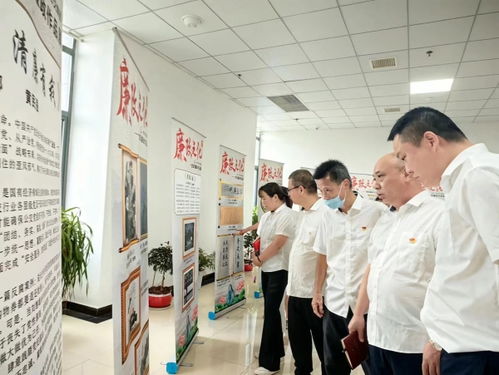 武漢公交集團(tuán)五公司組織黨員干部參觀廉政文化展，筑牢思想防線(xiàn)